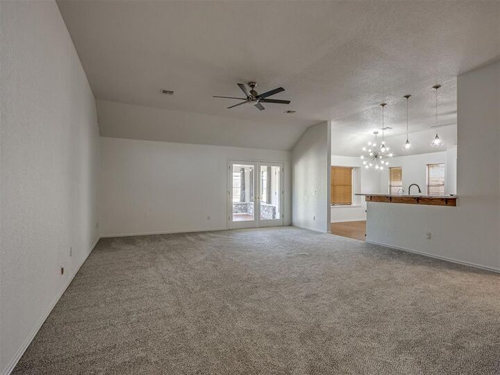 Property Photo: 11517 Sherwood Court OK 73130