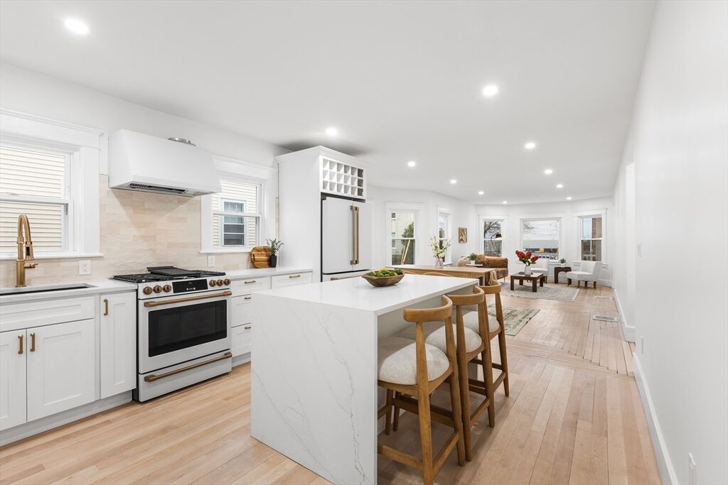 Property Photo:  22 Prescott Street 1  MA 01970 