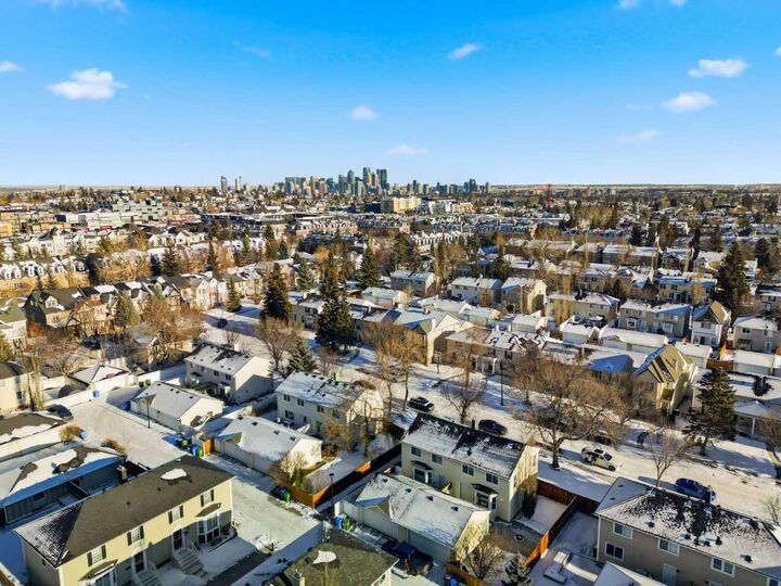 Property Photo: 172 Somme Manor SW AB T2T 6L5