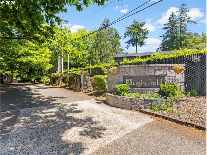 Property Photo:  8512 SW Brightfield Cir  OR 97223 