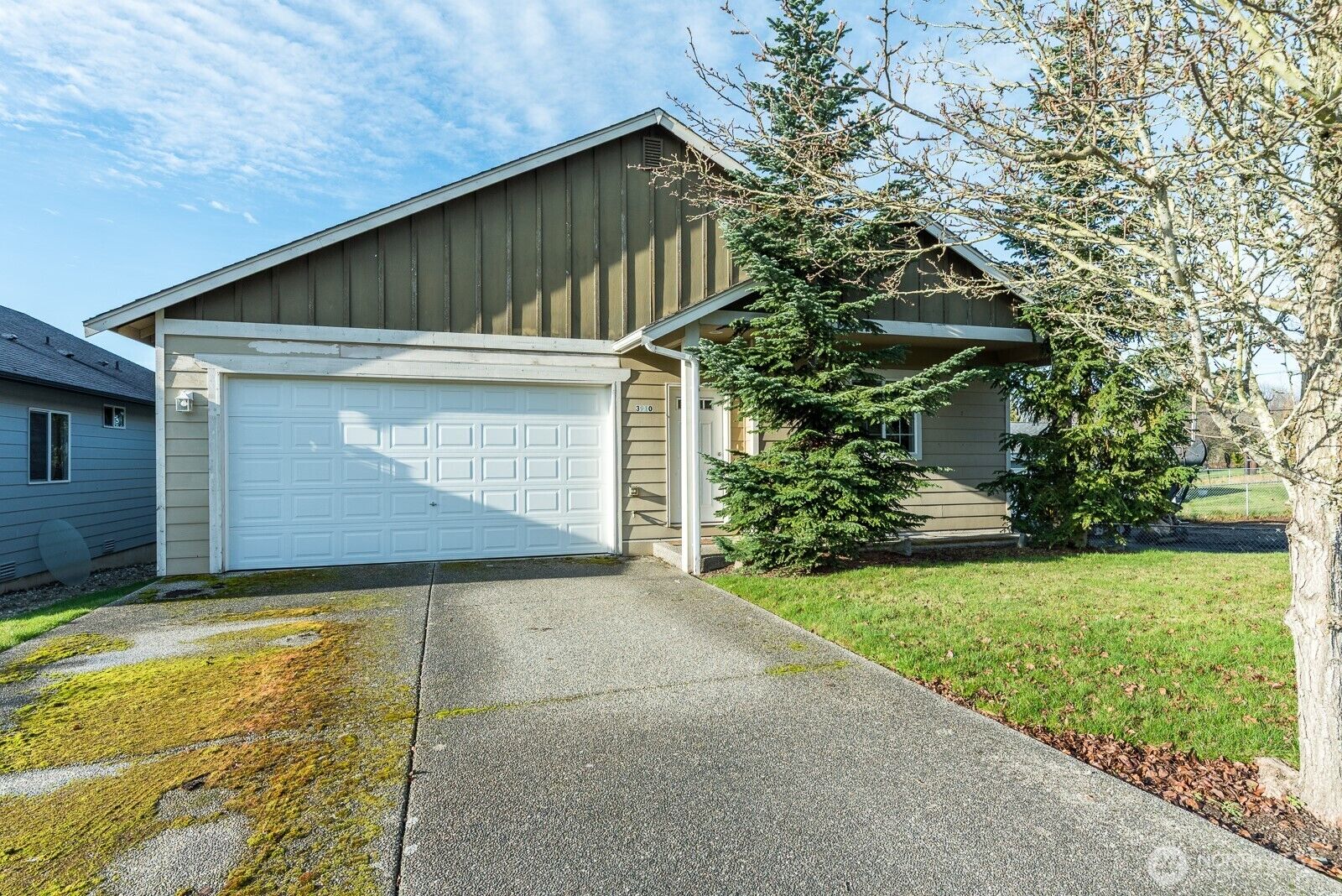 Property Photo:  3910  68th Drive NE  WA 98270 