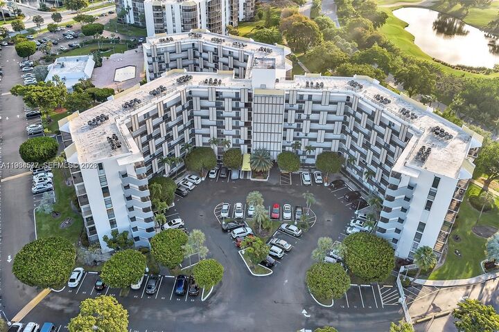 Property Photo:  20500 W Country Club Dr 715  FL 33180 