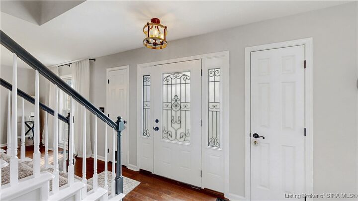 Property Photo: 6207 Ridgefield Drive IN 47111