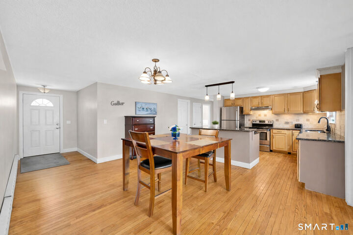 Property Photo:  20 Forest Drive  CT 06109 