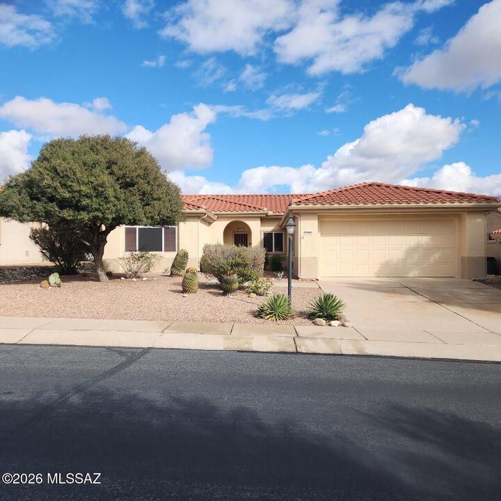 Property Photo:  2065 E Bighorn Mountain Drive  AZ 85755 
