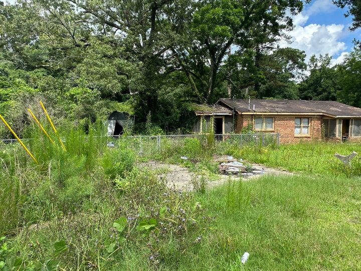 Property Photo:  653 NW Liberia Street  GA 31779 