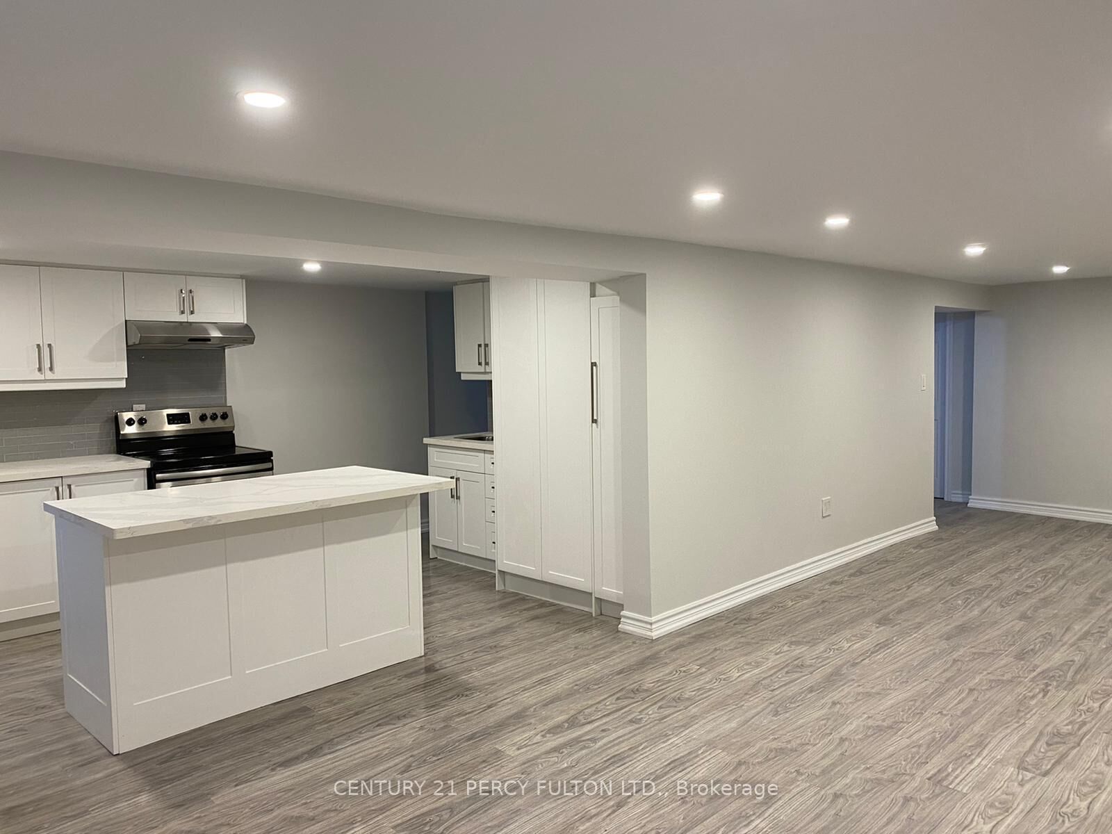 Property Photo:  871 Liverpool Road Lower  ON L1W 1S3 