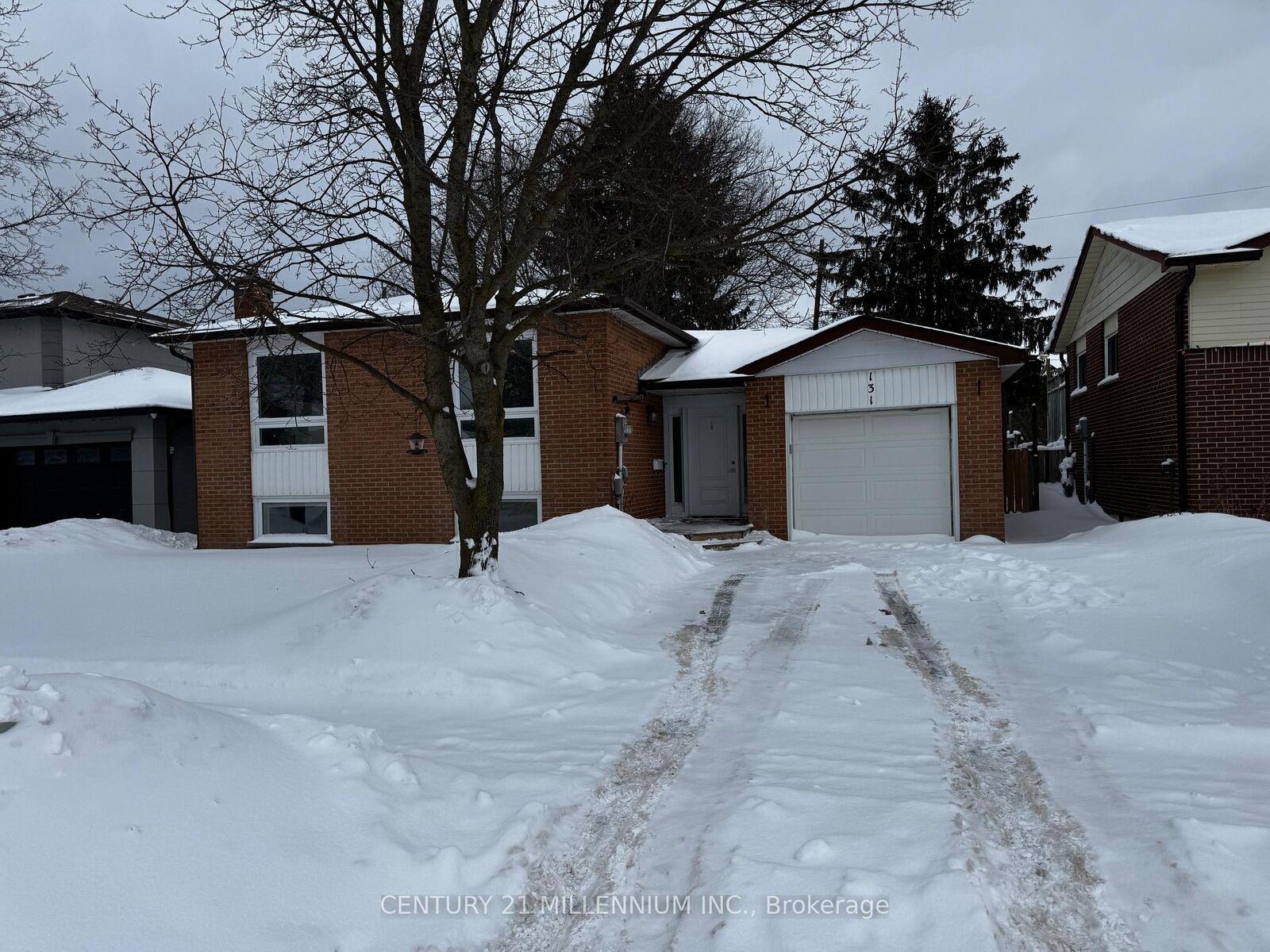 Property Photo:  131 Edelwild Drive  ON L9W 3H9 