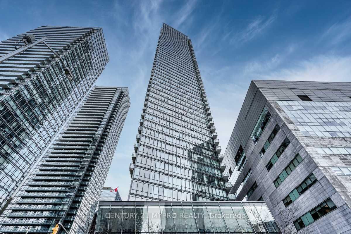 Property Photo:  832 Bay Street 2810  ON M5S 1Z6 