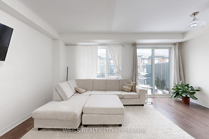 Property Photo: 6729 Thickson Road N ON L1M 0B3