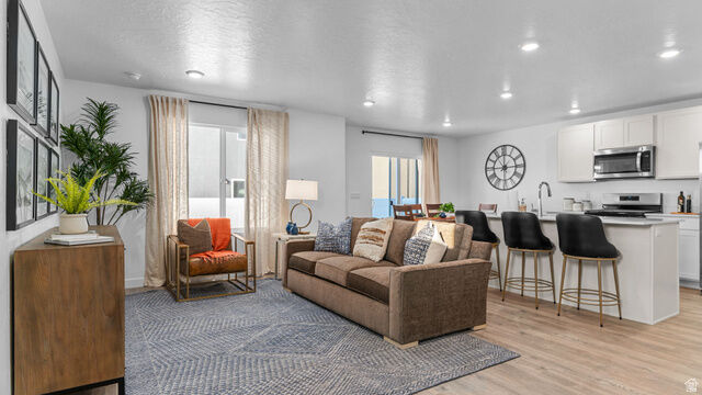 Property Photo:  712 N 1850 E 1190  UT 84653 