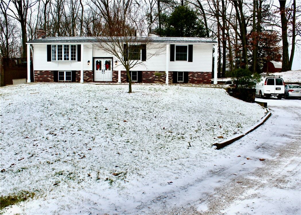 Property Photo:  2589 Stone Chip Dr  PA 15101 