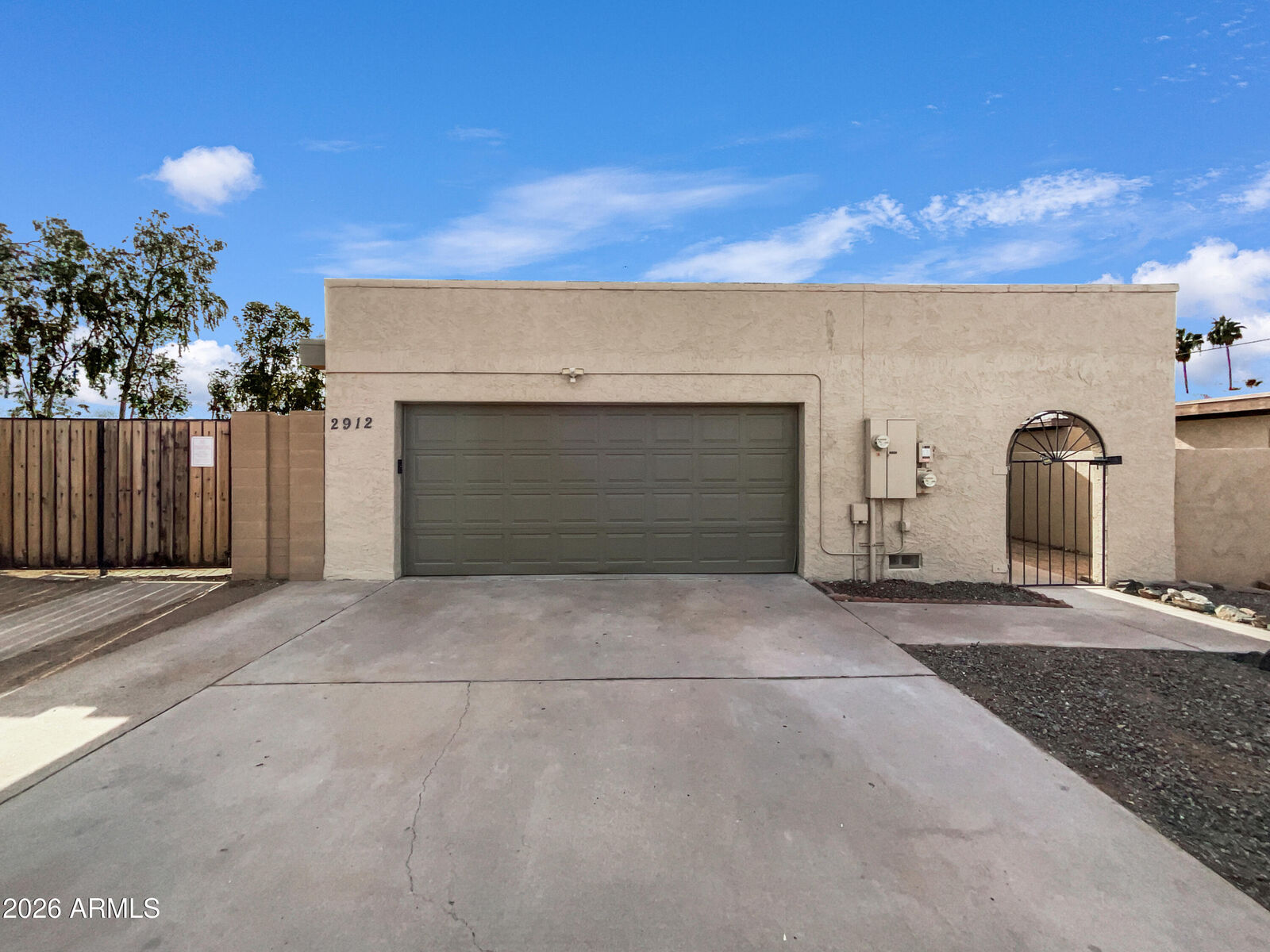 Property Photo:  2912 S Price Road  AZ 85282 