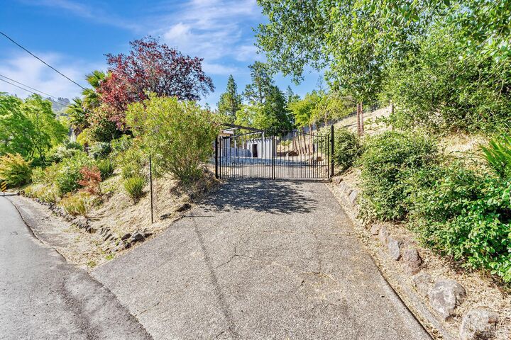 Property Photo: 65 Circle Road CA 94903