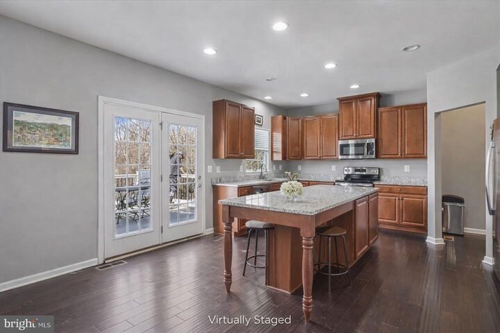 Property Photo: 16 Bavarian Way VA 20180