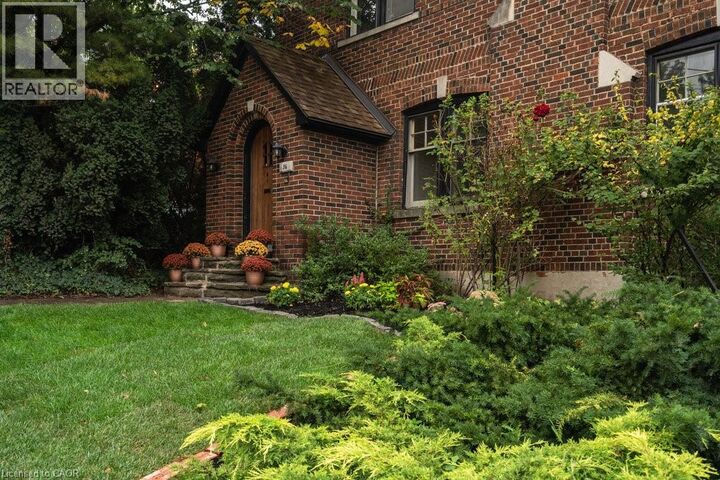 Property Photo:  36 Mountwood Avenue  ON L8N 2G9 