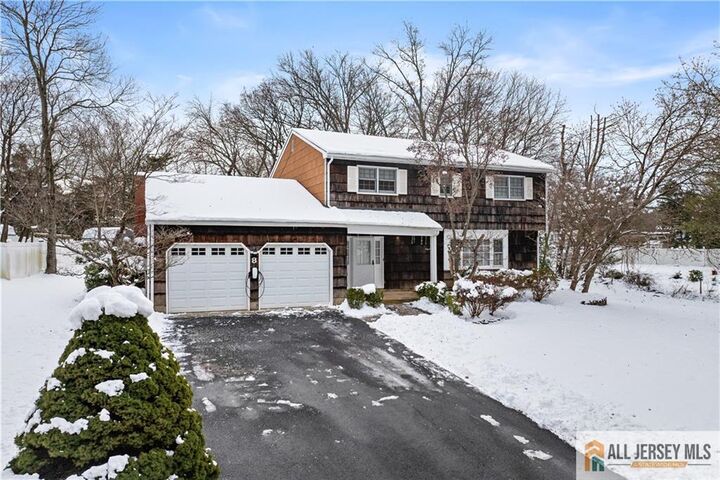 Property Photo:  8 Liberty Lane  NJ 08873 