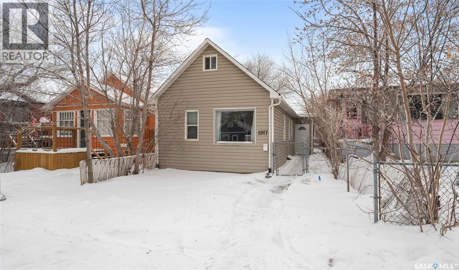 Property Photo:  1917 Wallace Street  SK S4N 4A1 