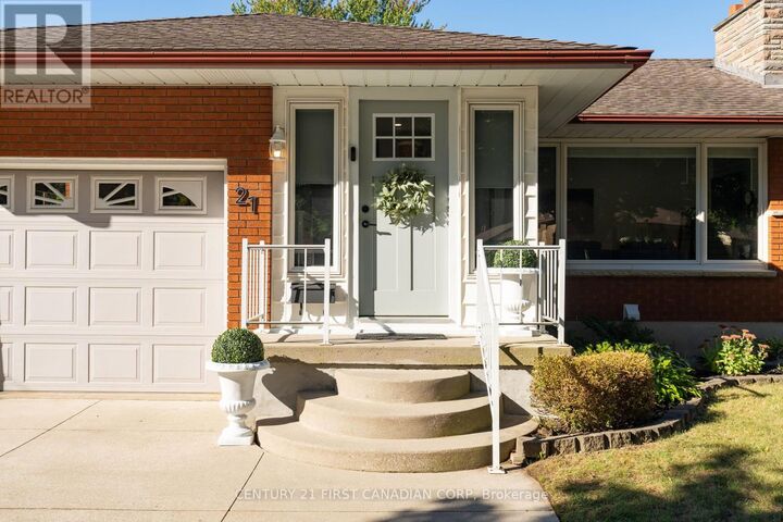 Property Photo:  21 Marbenor Crescent  ON N5W 1T4 