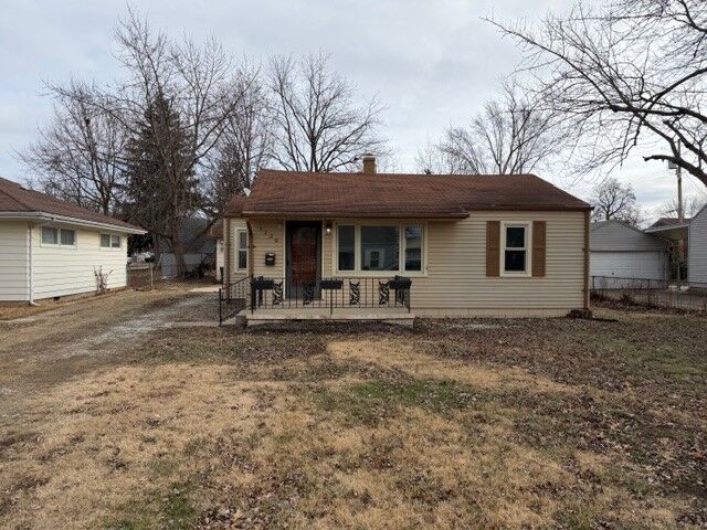 Property Photo:  1126 N Oakcrest Avenue  IL 62522 