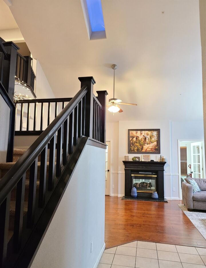 Property Photo:  440 E Stanley Avenue  CA 93654 