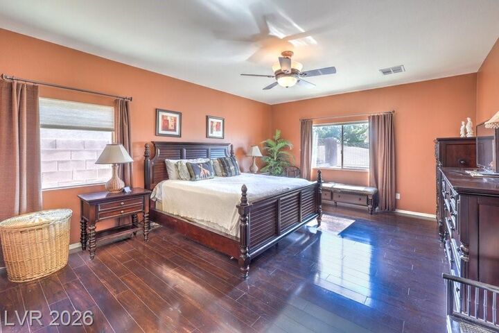 Property Photo:  