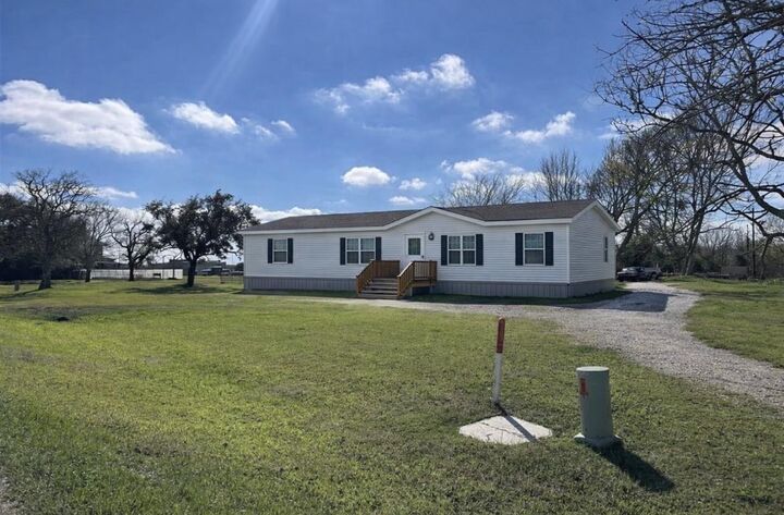 Property Photo:  4906 County Road 469  TX 77422 