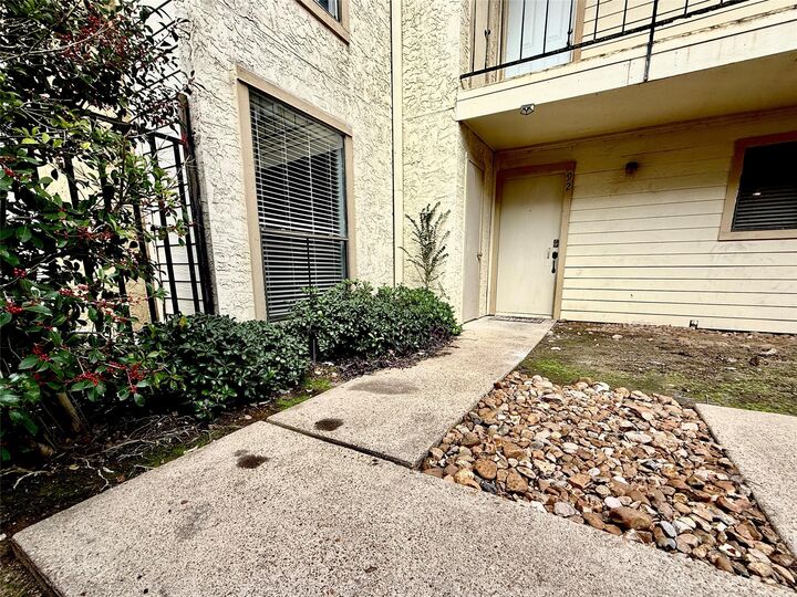 Property Photo: 10075 Westpark Drive 92 TX 77042