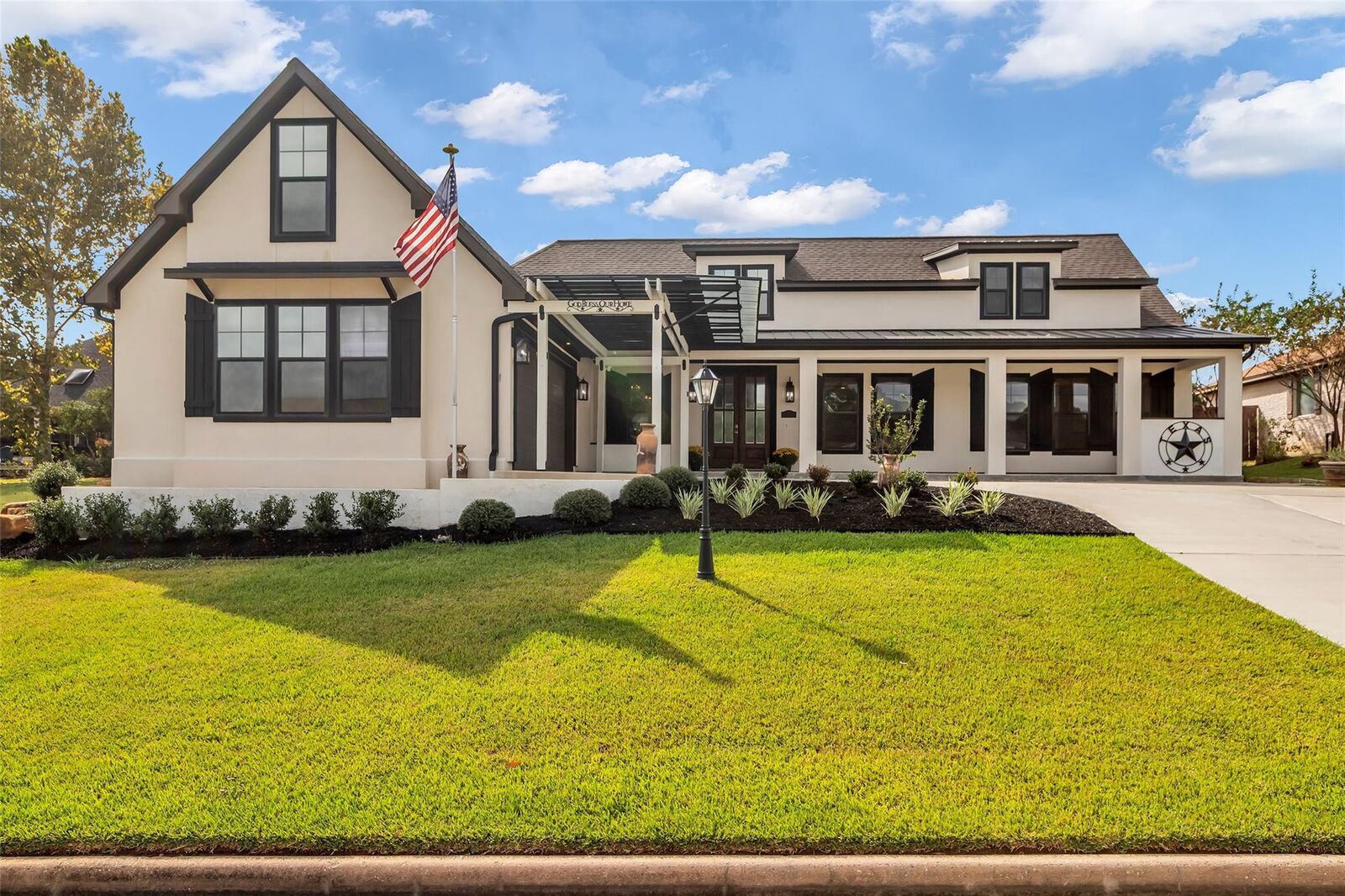 Property Photo:  17 Bellingham Court  TX 77356 