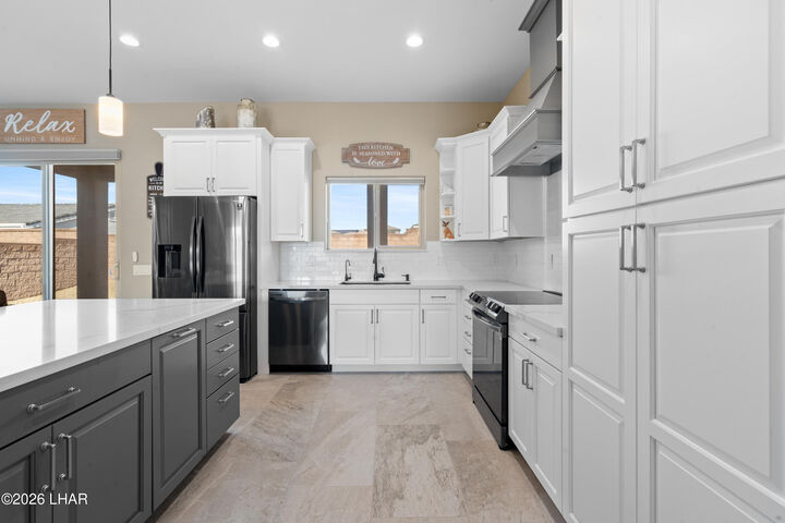 Property Photo:  1659 E Susan Dr  AZ 86404 