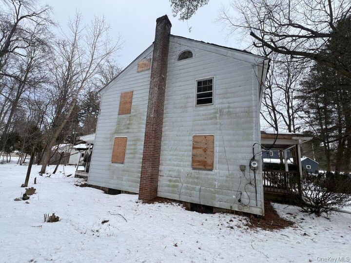 Property Photo:  9 Morton Place  NY 12501 