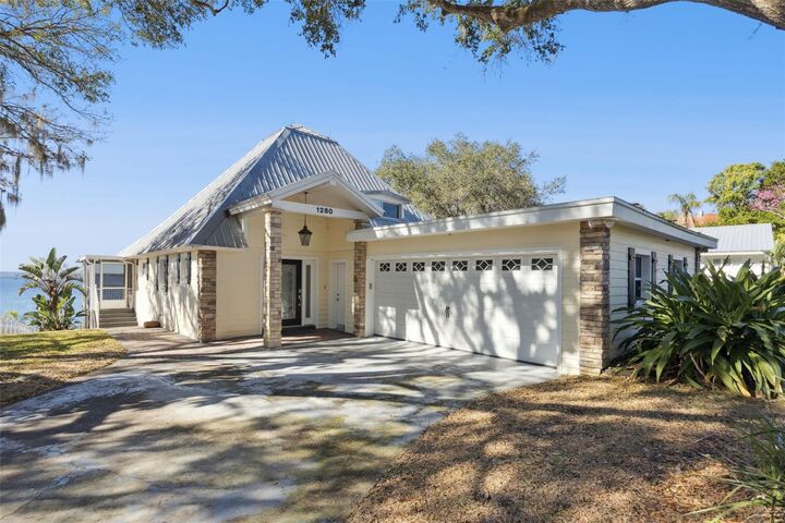 Property Photo: 1280 N Crooked Lake Drive FL 33827
