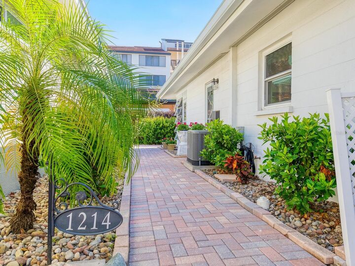 Property Photo:  1214 Moonmist Circle S-01S  FL 34242 