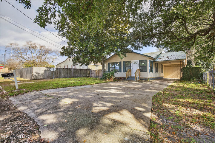 Property Photo:  2406 8th Street  MS 39567 