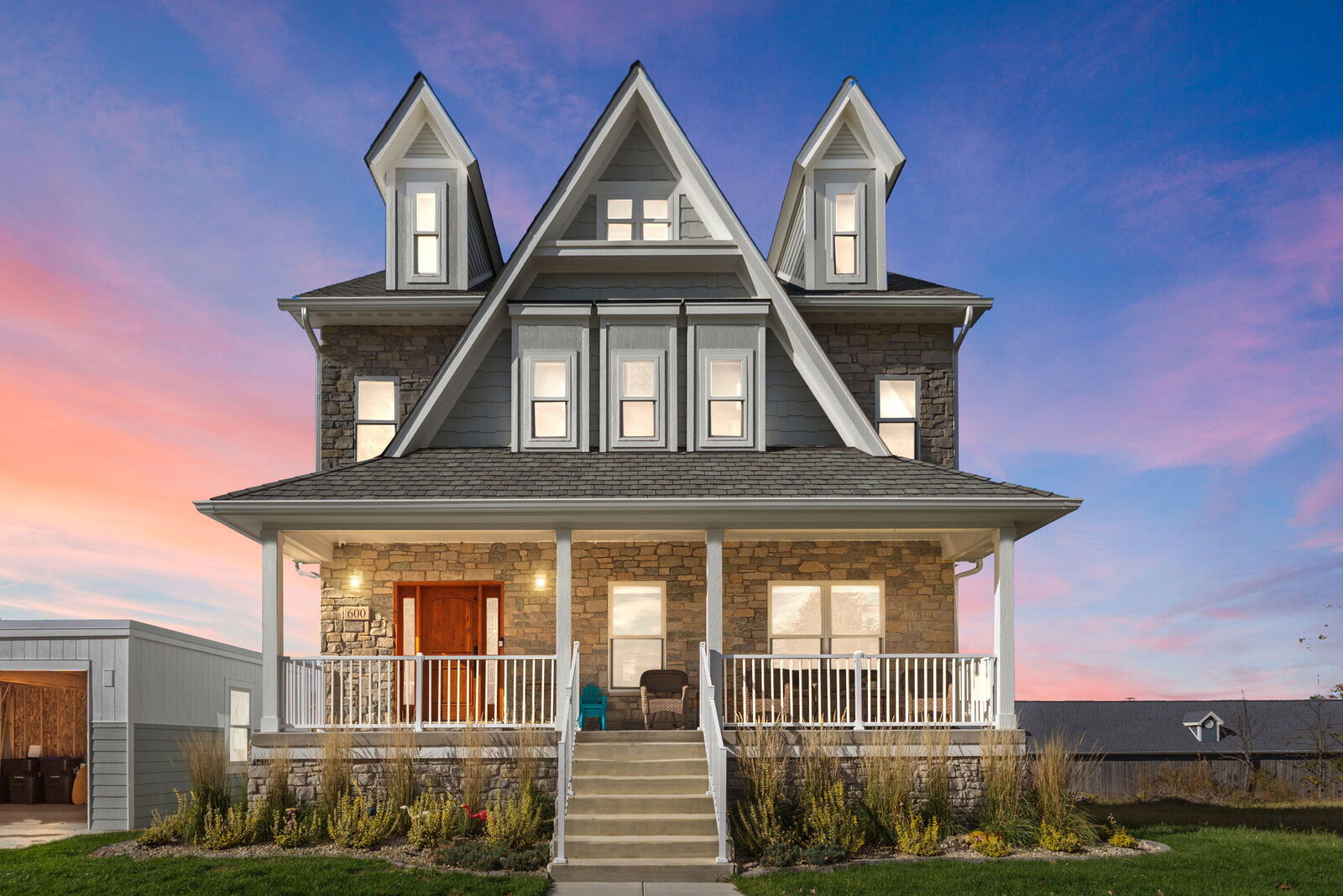 Property Photo:  600 W Mechanic Street  MI 49117 