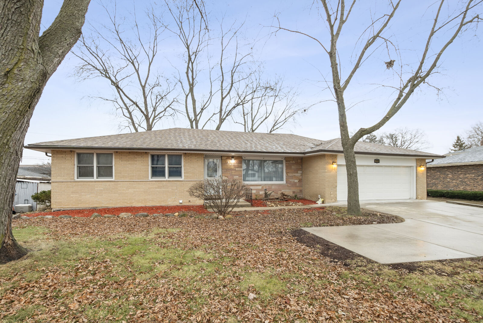 Property Photo:  9137 S 88th Avenue S  IL 60457 
