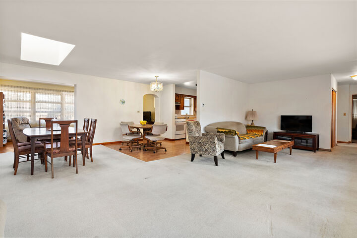 Property Photo:  103 S Maple Lane  IL 60070 