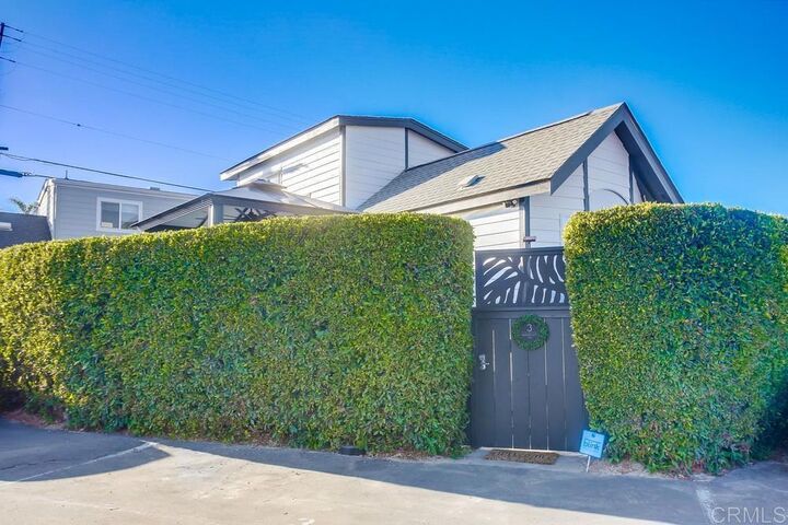 Property Photo:  1624 N Coast Hwy 101 3  CA 92024 