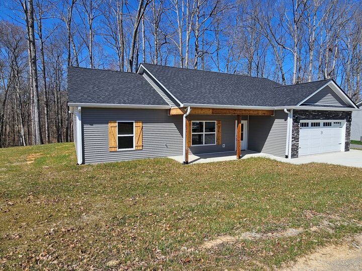 Property Photo:  123 Lee Ct  TN 38562 