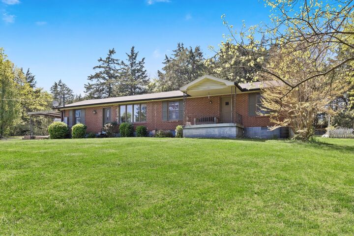 Property Photo: 1515 Owen Rd TN 37027