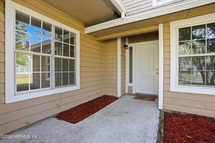 Property Photo: 11866 Ashbrook Circle N FL 32225