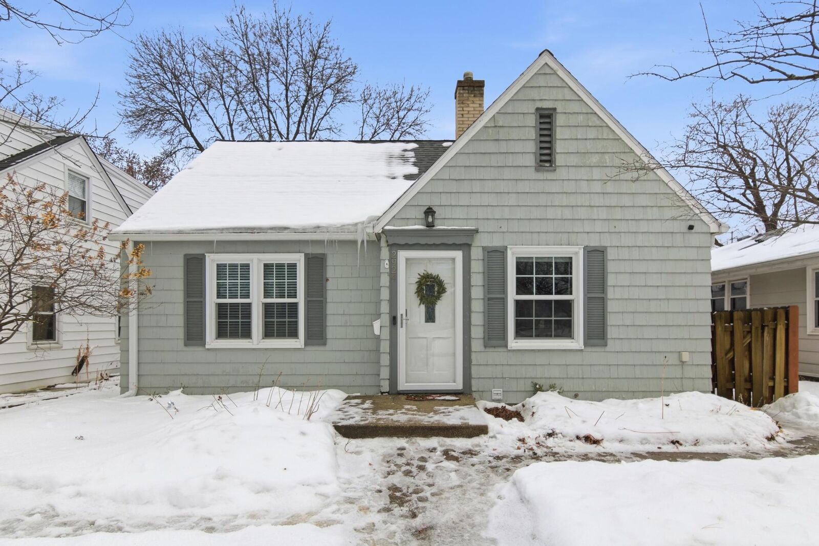 Property Photo: 2924 Alabama Avenue S MN 55416