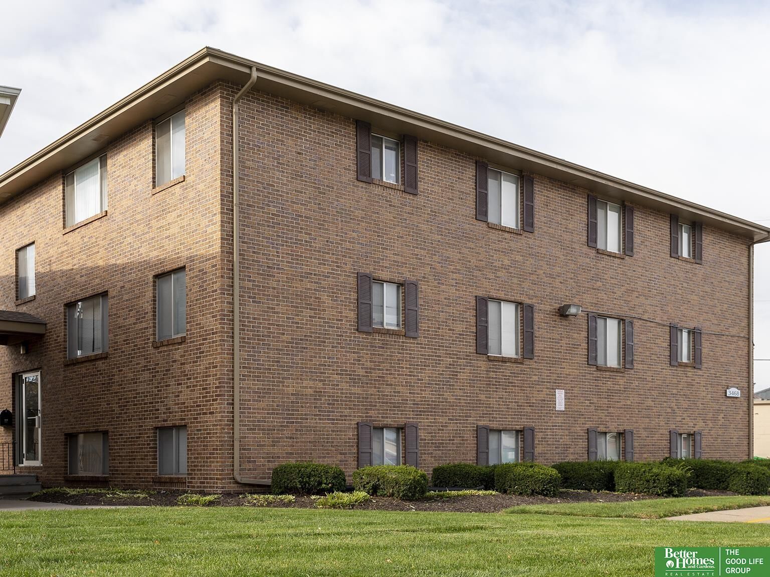 Property Photo: 3468 S 82nd Street NE 68124