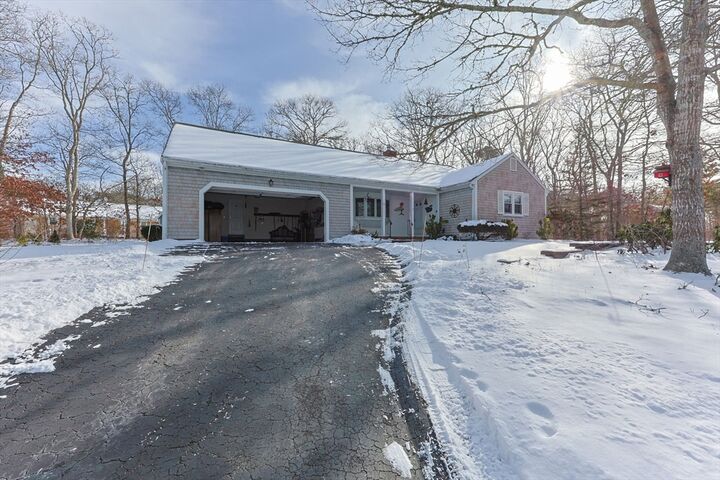 Property Photo:  18 Six Penny Ln  MA 02638 