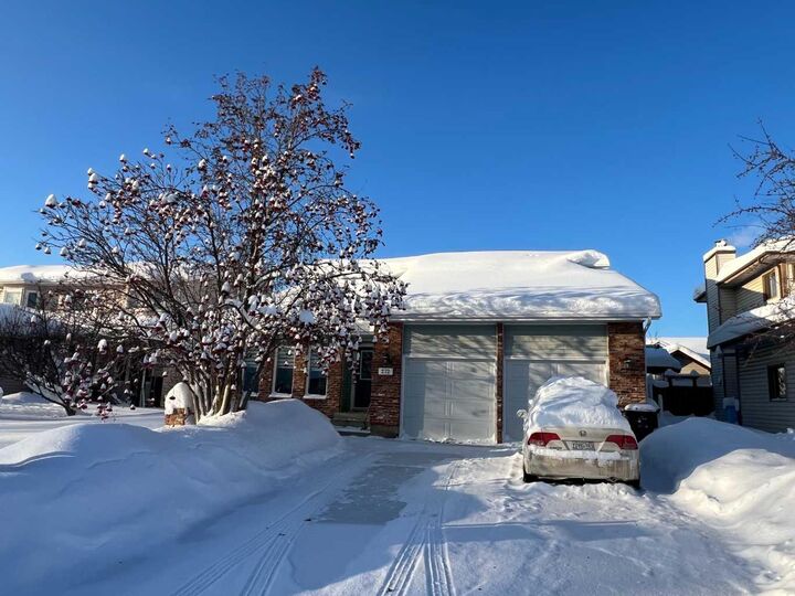 Property Photo:  272 Ball Place  AB T9K 2A2 