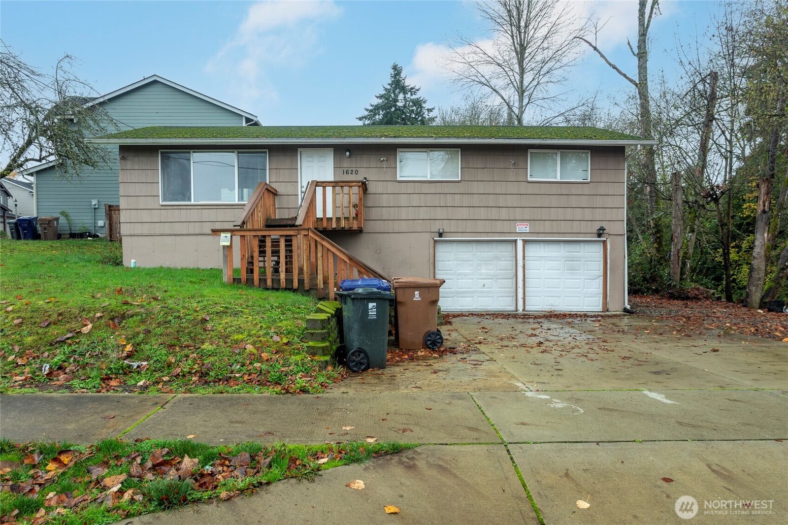 Property Photo: 1620 E Columbia Avenue WA 98404