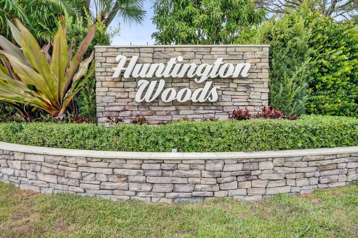 Property Photo: 194 Parkwood Drive FL 33411