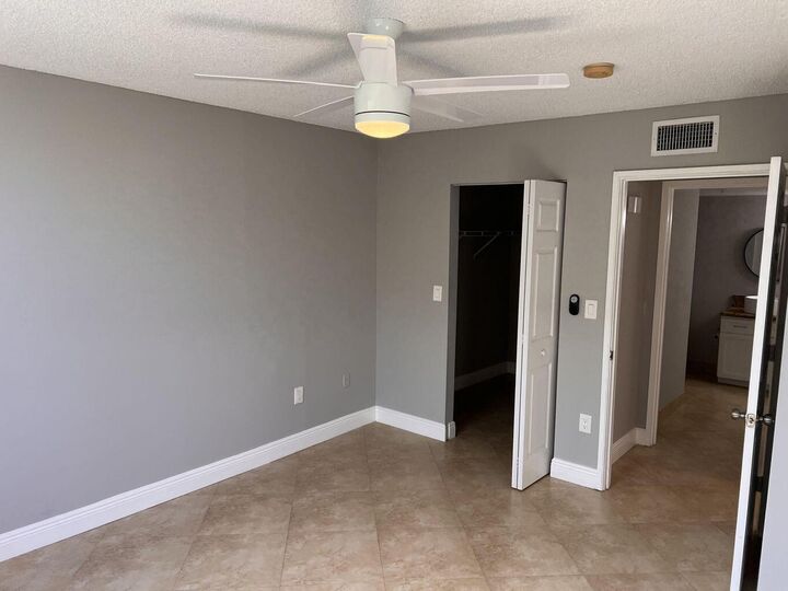 Property Photo:  1000 Scotia Drive 302  FL 33462 