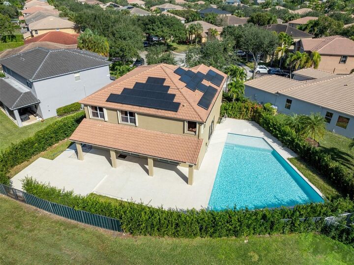 Property Photo:  4179 E Cascade Terrace  FL 33332 