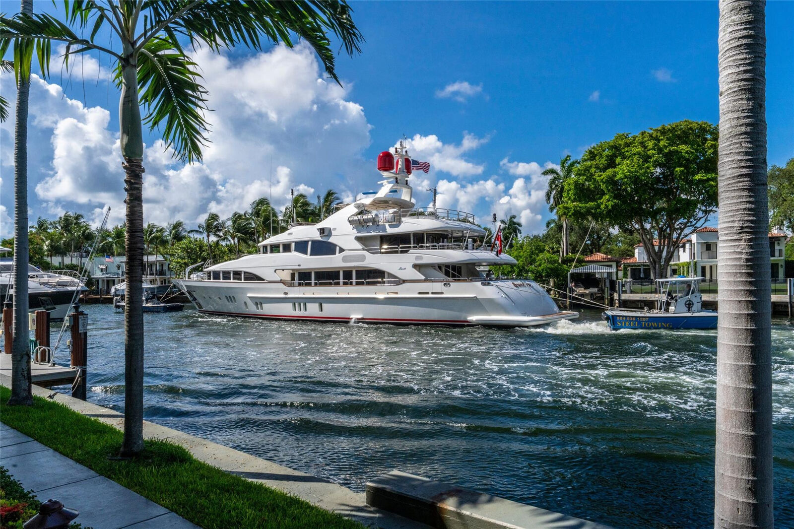 Property Photo:  1000 SE 4th Street 117 & 118  FL 33301 